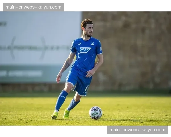 半场战报:弗赖堡0-1霍芬海姆,拜尔助攻克拉马里奇破门。 半场战报:弗赖堡0-1霍芬海姆,拜尔助攻克拉马里奇破门。