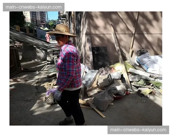 社区的力量:顿涅茨克矿工“流浪”主场背后的坚守 社区的力量:顿涅茨克矿工“流浪”主场背后的坚守