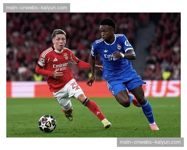 欧足联确认，下赛季起欧冠将试验允许教练席与视频分析室进行有限度实时通讯